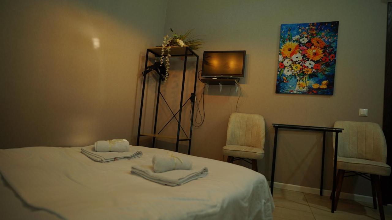Appartamento Cozy Flat In Center Of Tbilisi Esterno foto