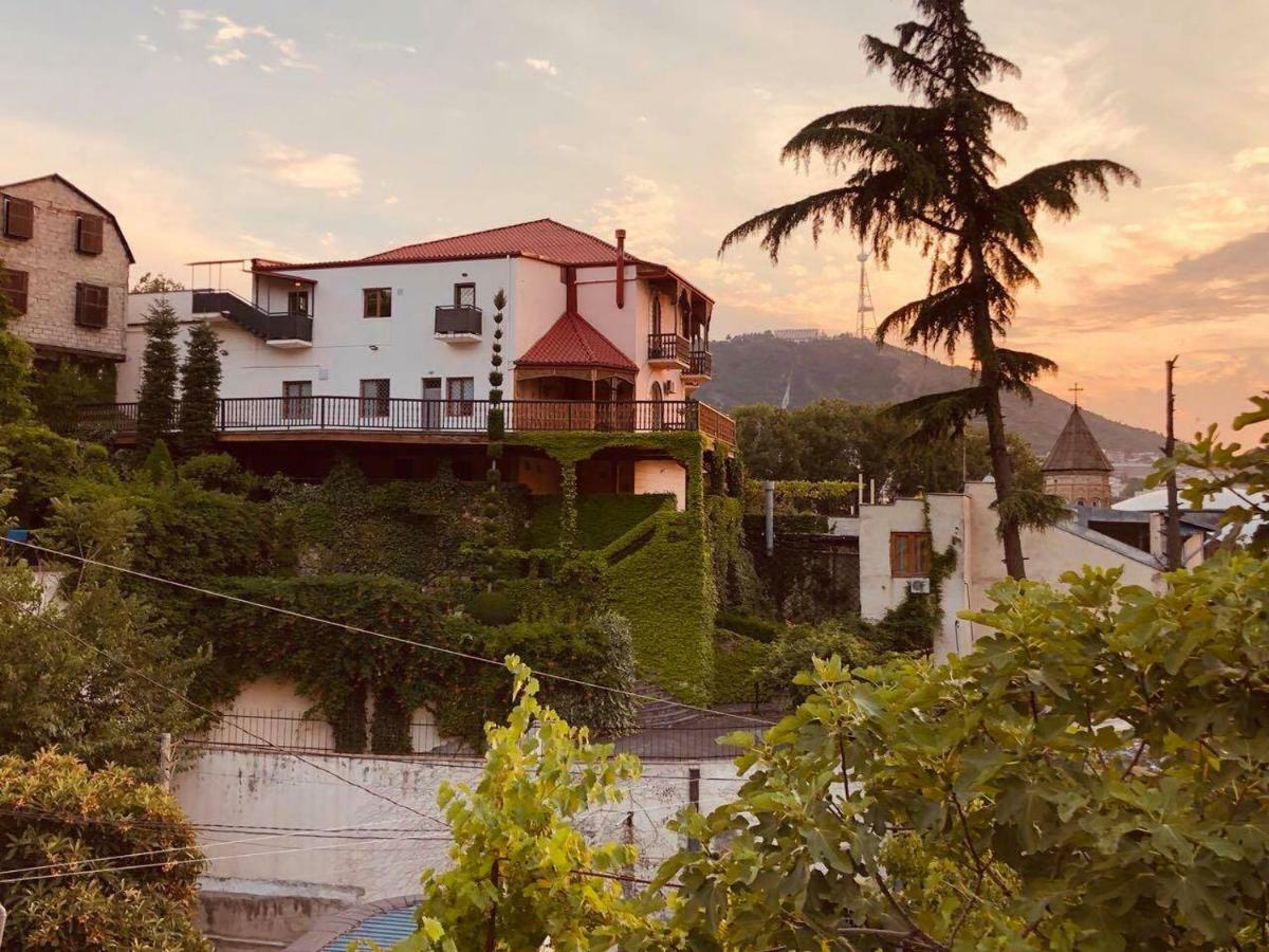 Appartamento Cozy Flat In Center Of Tbilisi Esterno foto